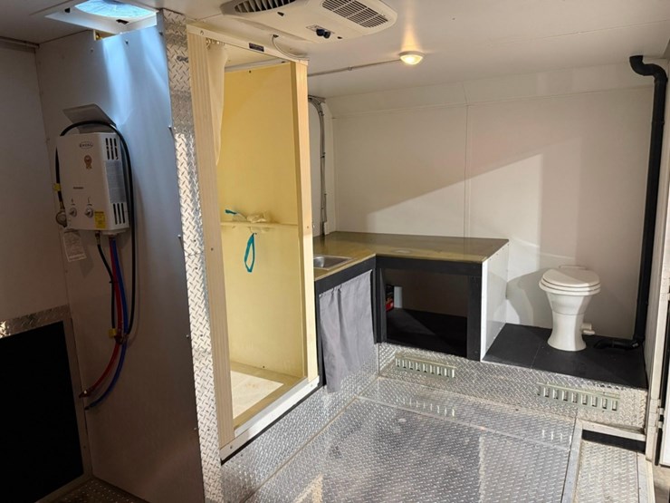 (inv.51016)-2017-bravo-trailers-vin:-542be2421gb013568,-24'-trailer-with-bathroom,-ac,-hot-water,-image-9