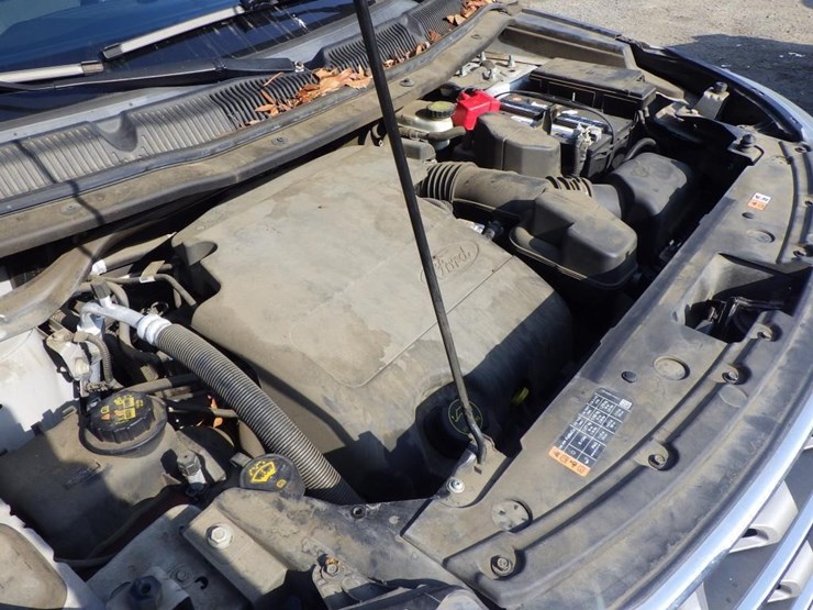 2017-ford-explorer-image-11