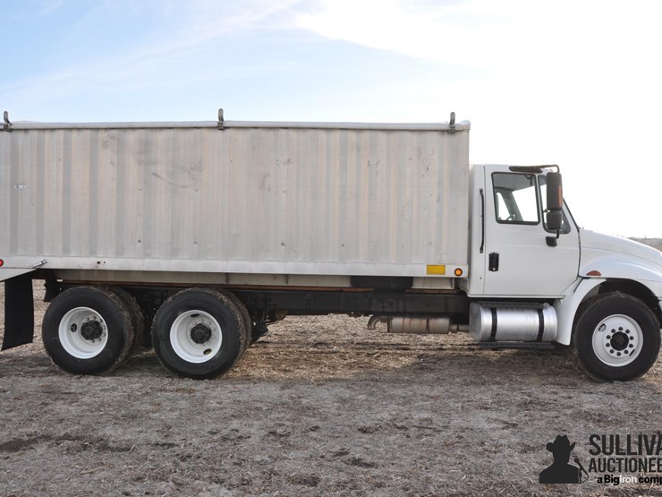 2004-international-durastar-4400-image-4