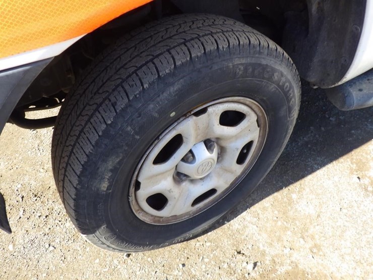 2013-toyota-tacoma-image-11