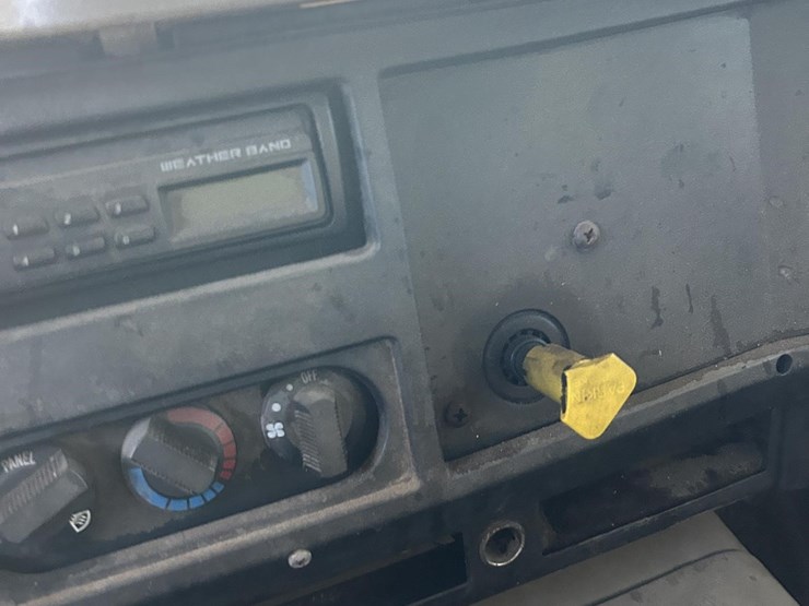 2001-international-4700-image-35