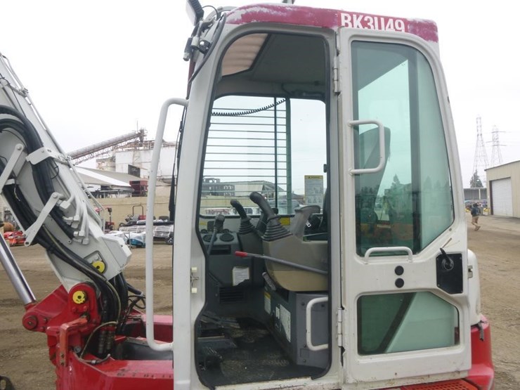 2012-takeuchi-tb180fr-image-7