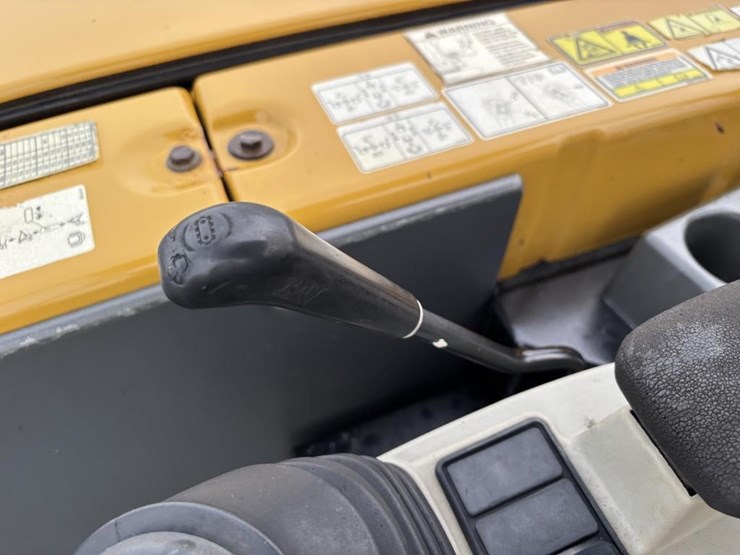 2018-caterpillar-303-image-34