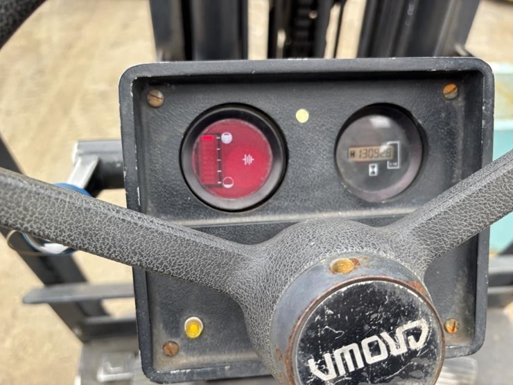 crown-303sctt-forklift-image-23