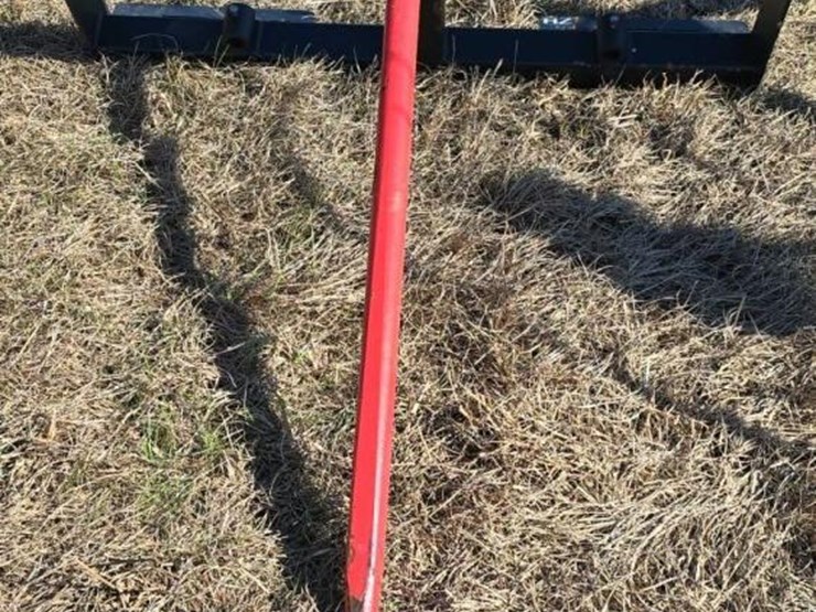 quick-attach-hay-spear-for-skid-steer-image-3