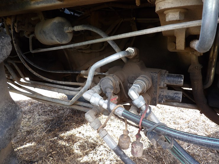 2010-john-deere-5083e-image-33