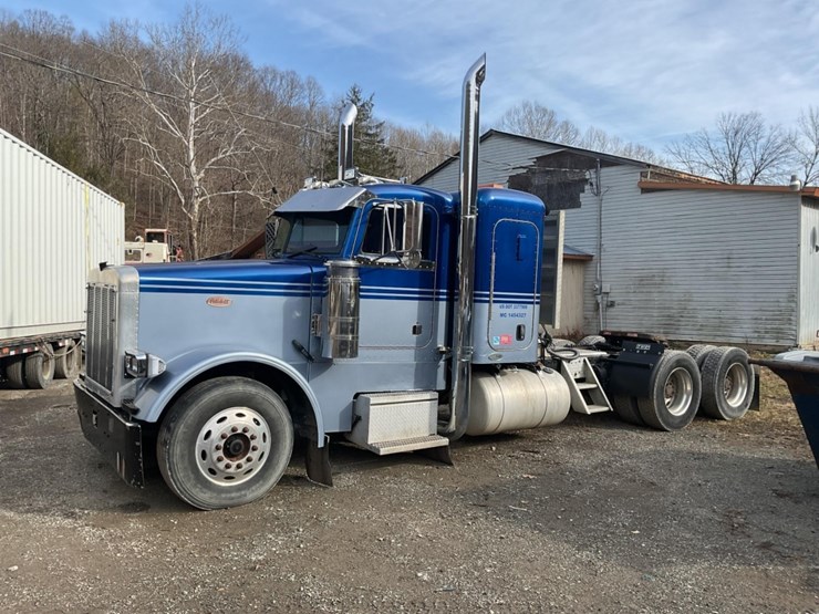 1996-peterbilt-378-image-1