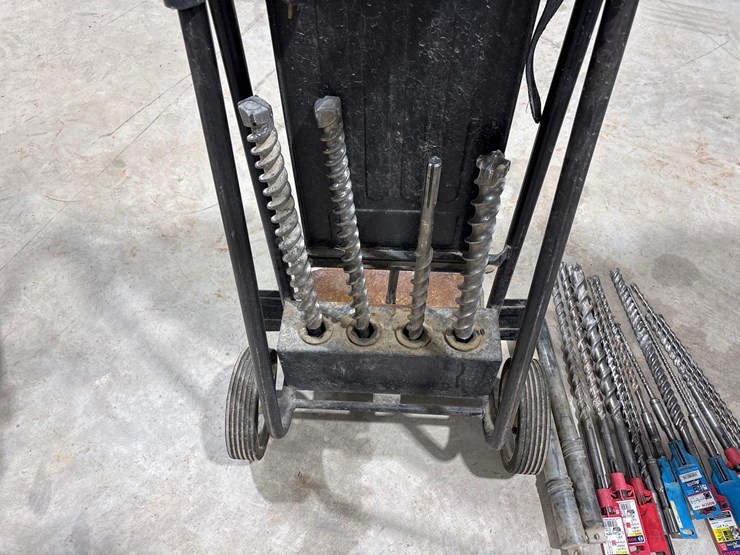 dewalt-d25901-demolition-hammer-image-3