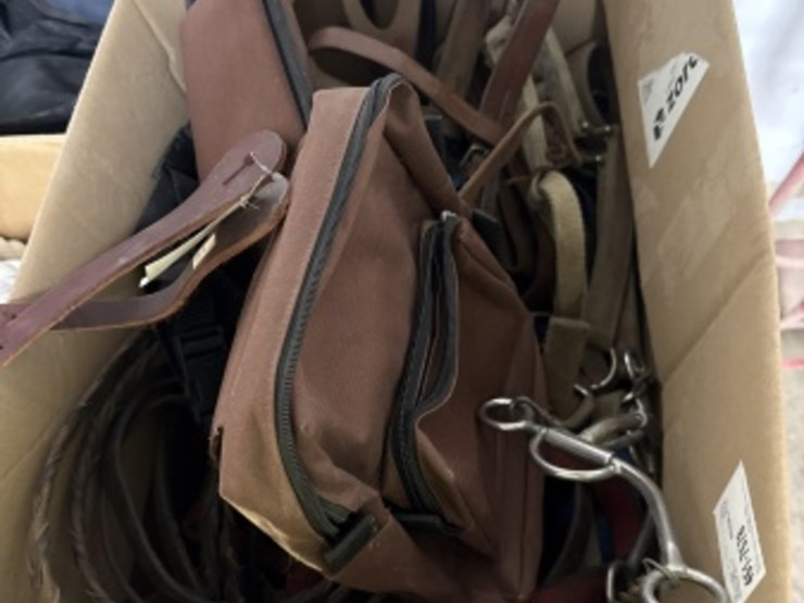 large-lot-of-asst-equine-equipment-image-3