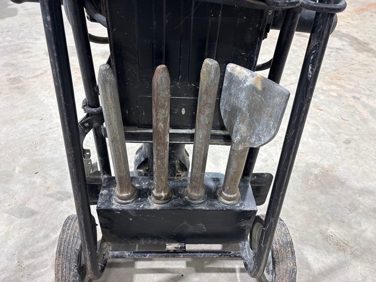 dewalt-d2598u-pavement-breaker-image-4