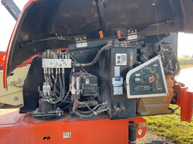 2015-jlg-400s-image-9