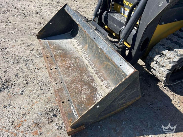 2023-new-holland-c327-image-13