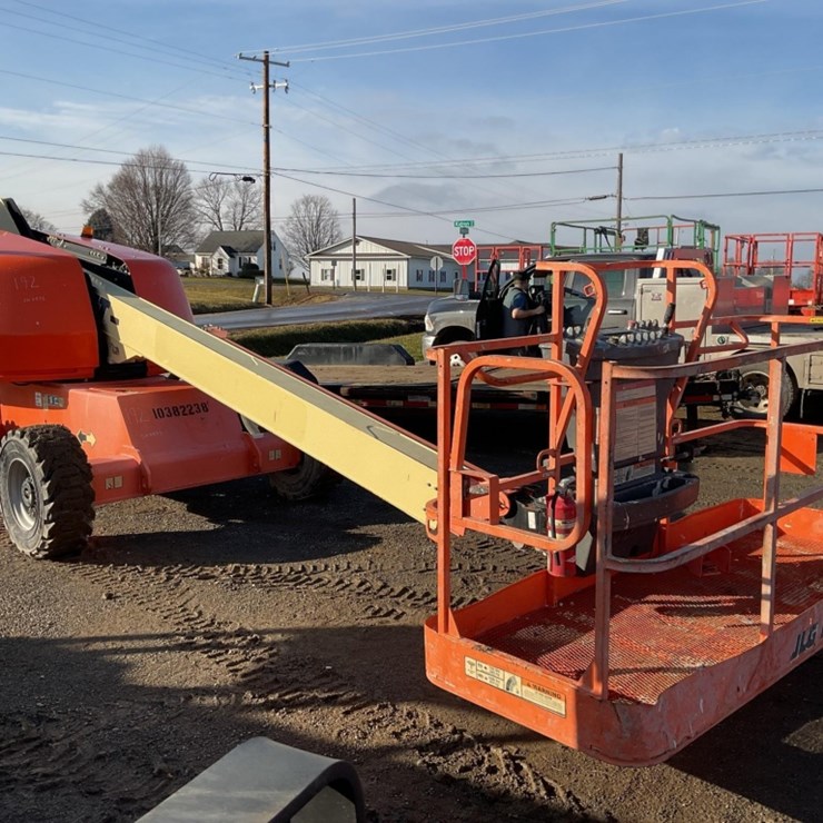 2015 JLG 400S