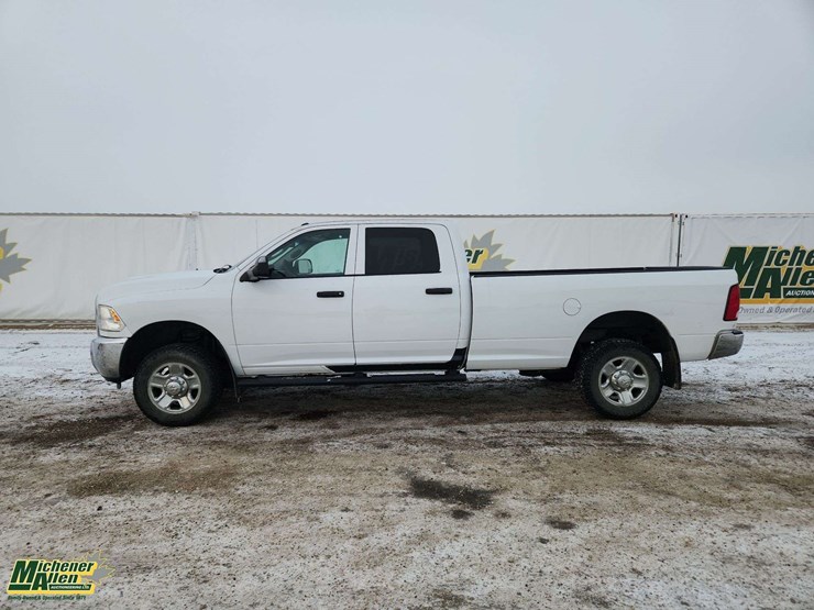 2016-dodge-2500-image-21