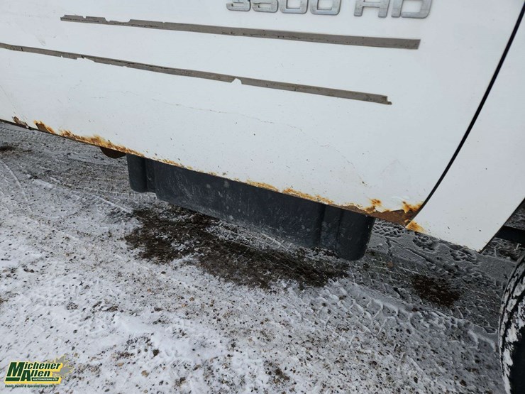 2012-gmc-sierra-3500hd-image-33