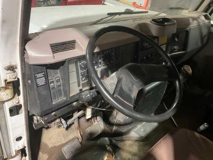 1997-international-4900-image-11