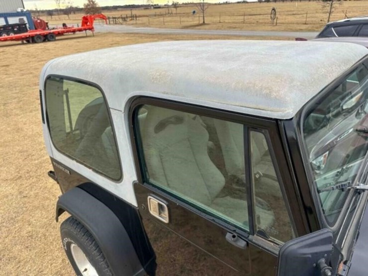 1989-jeep-wrangler-image-16