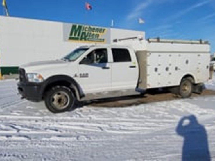 2016-ram-5500-4x4-s/a-service-truck-image-5