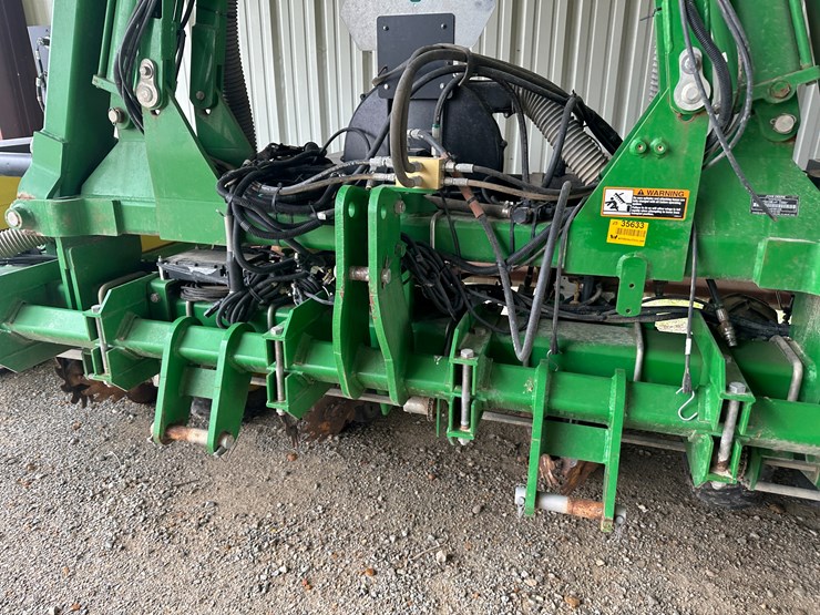 john-deere-1725-image-25