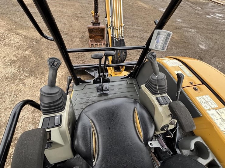 2018-caterpillar-303-image-27