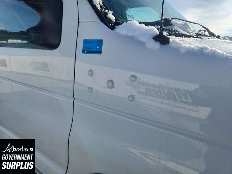 2014-ford-cargo-image-33