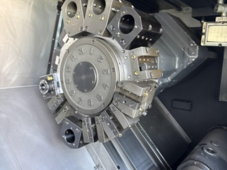 2012-doosan-puma-400m-cnc-lathe-image-18