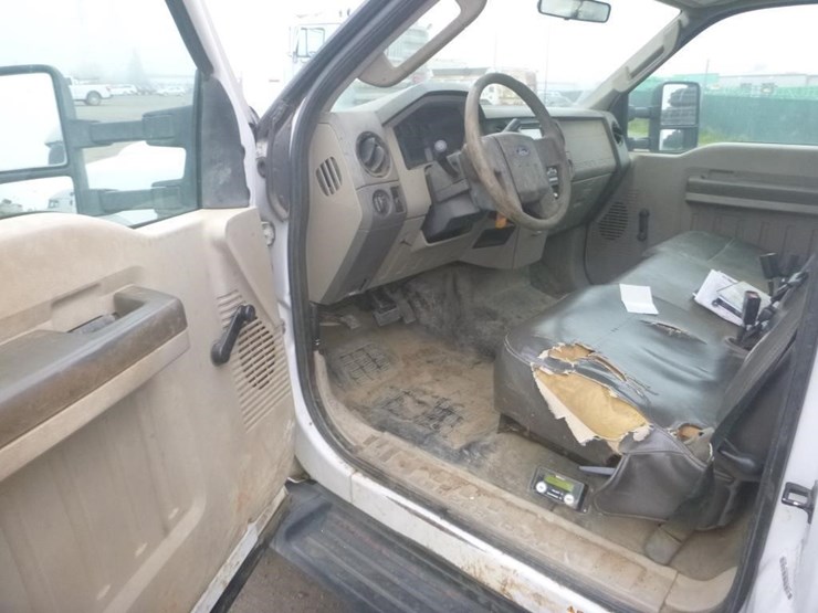 2009-ford-f550-image-13