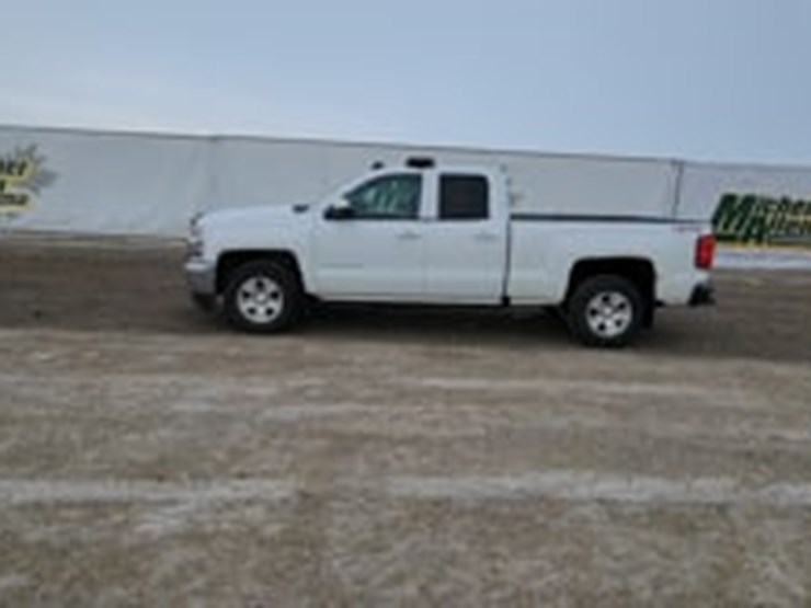 2017-chevrolet-silverado-1500-image-5