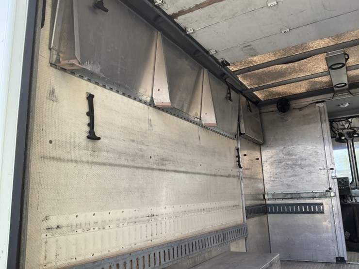 2002-workhorse-p20-delivery-van-image-9