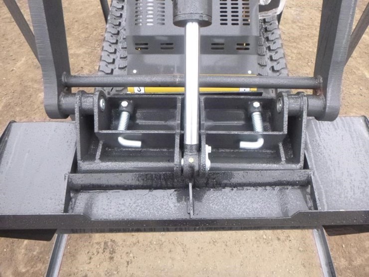 2025-cfg-kktca27-skid-steer-track-loader-image-9