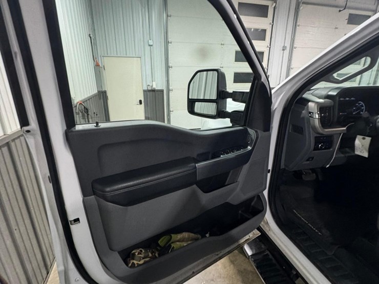 2024-ford-f250-image-15