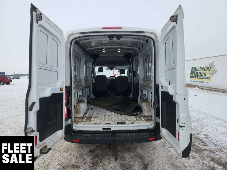 2017-ford-transit-image-30