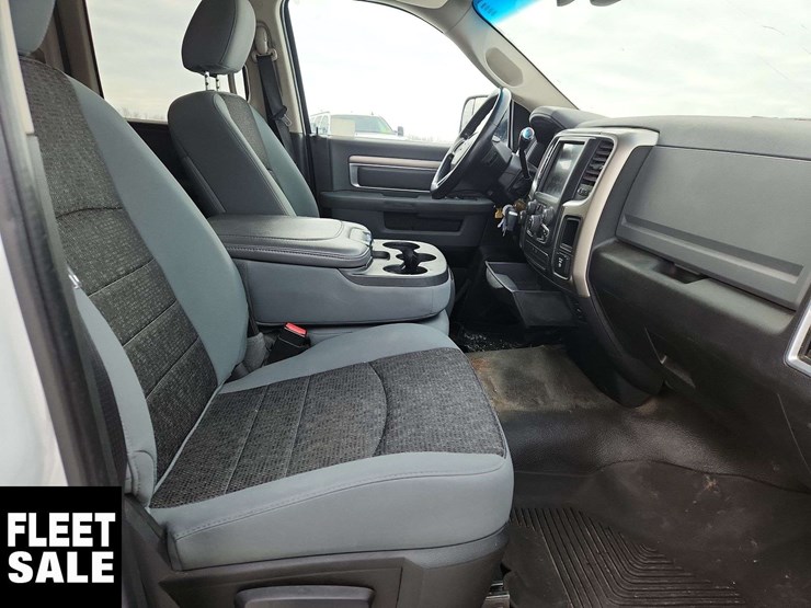 2013-dodge-1500-image-27