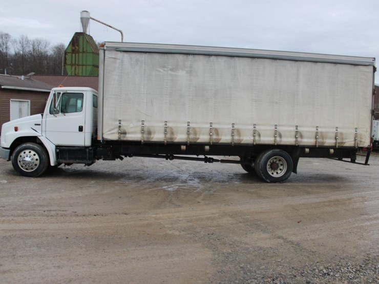 2003-freightliner-fl70-image-1