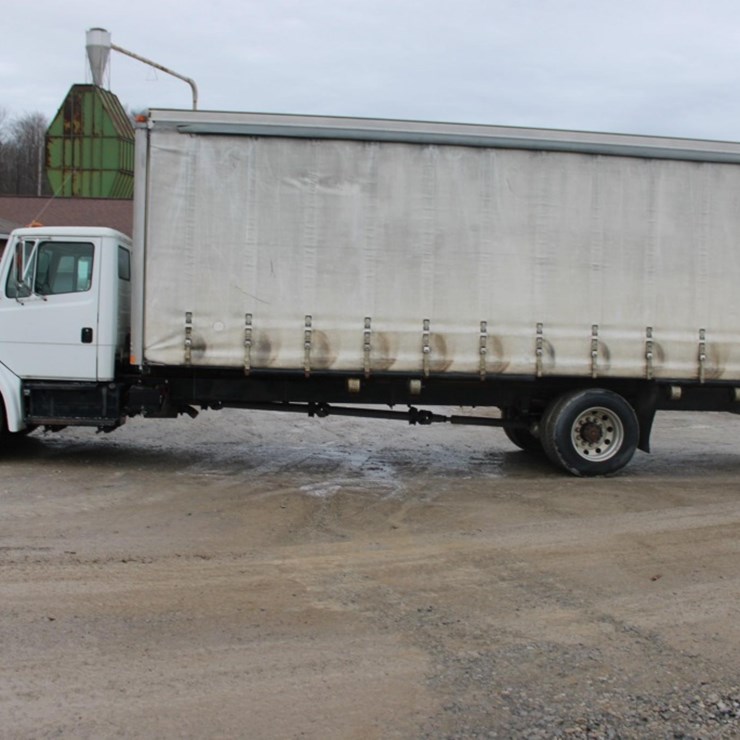2003 FREIGHTLINER FL70