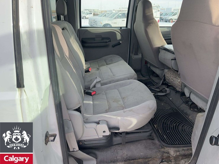 2006-ford-f550-image-21