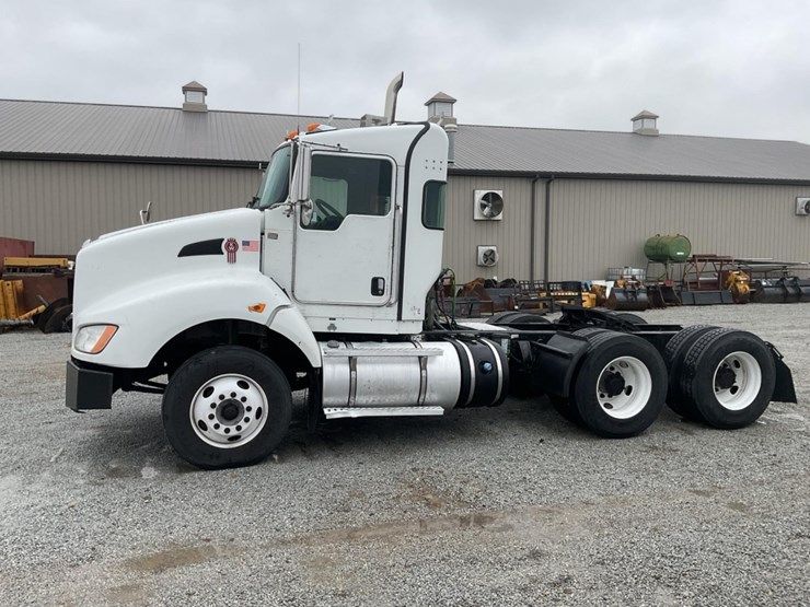 2015-kenworth-t400-image-1