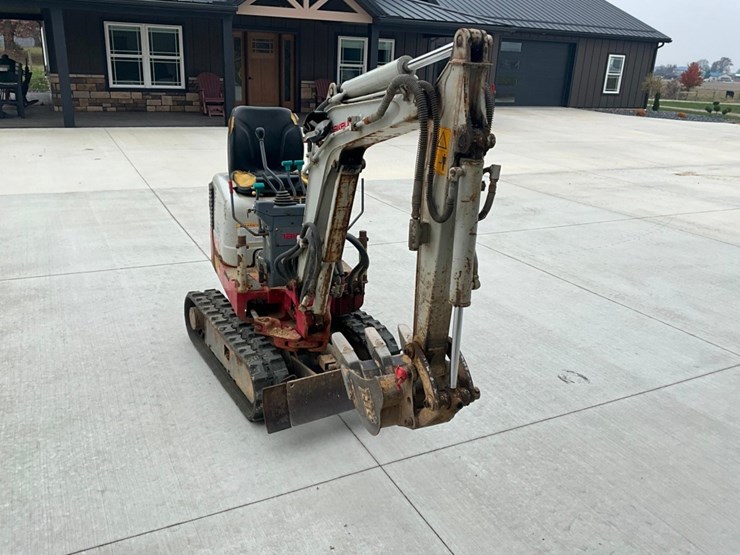 2009-takeuchi-tb108-image-5