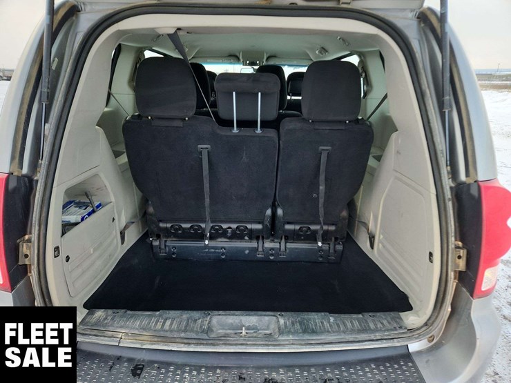 2013-dodge-grand-caravan-se-image-19