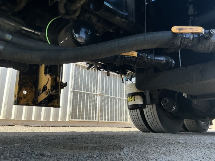 2018-peterbilt-520-image-38