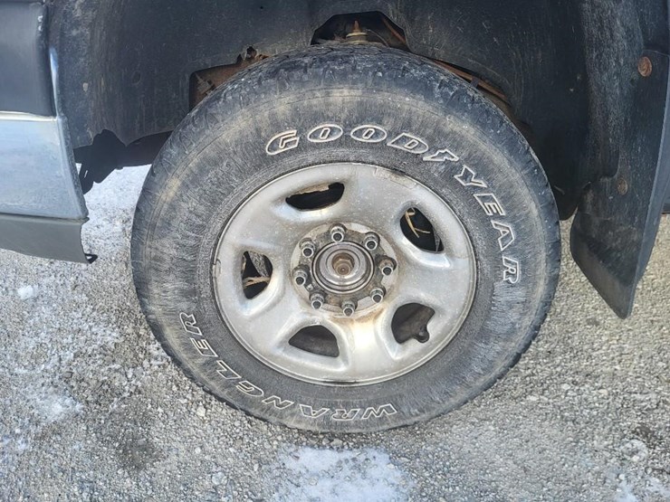 2004-chevrolet-2500hd-image-12