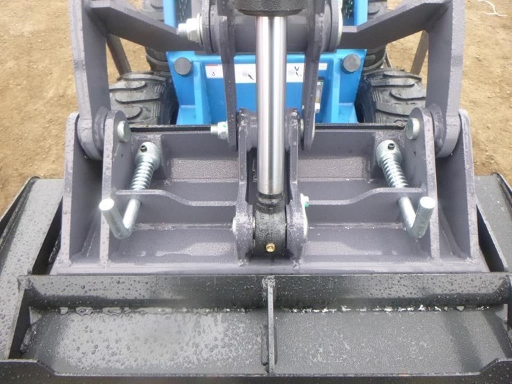 2025-agt-mx-mrt23-skid-steer-track-loader-image-9