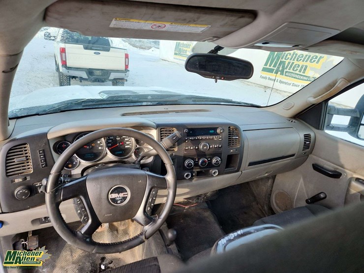 2011-gmc-sierra-3500hd-image-19