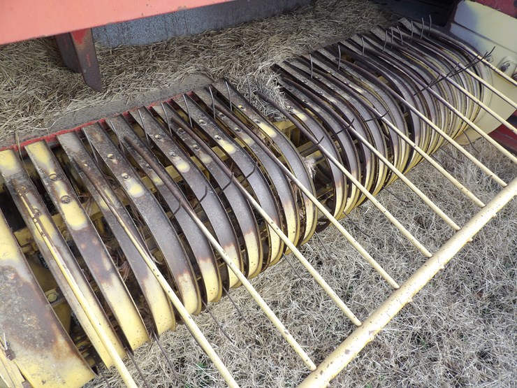 new-holland-575-image-12