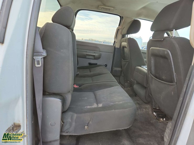 2011-gmc-sierra-3500hd-image-17