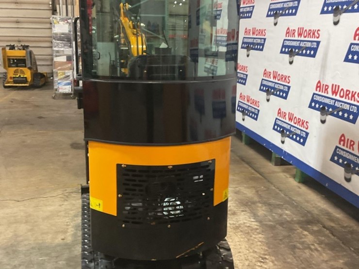 (inv.50030)-2025-miva-va13c-mini-excavator,-13.5-hp-gas-engine,-aux.-hydraulics,-manual-thumb,-image-4