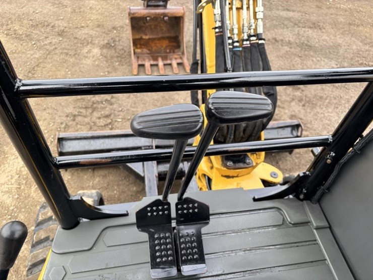 2018-caterpillar-303-image-28