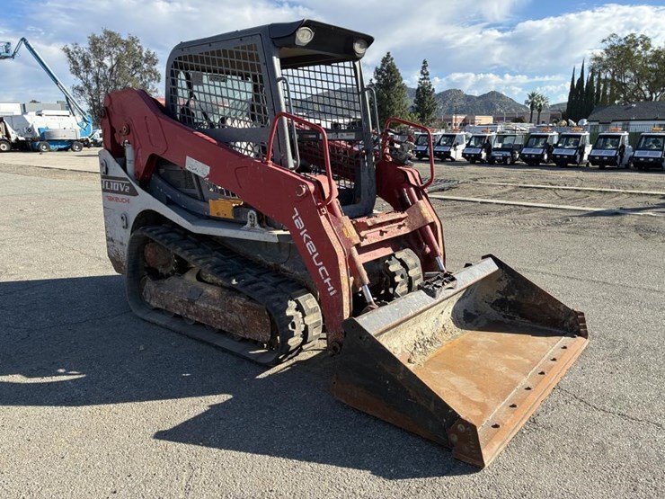 2019-takeuchi-tl10v2-image-2