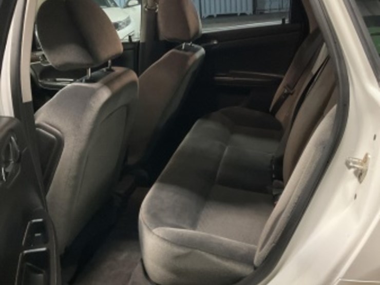 2015-chevrolet-impala-ls-sdn-image-23