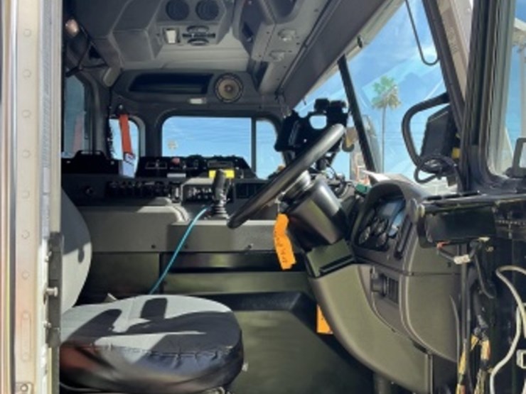 2018-peterbilt-520-image-36